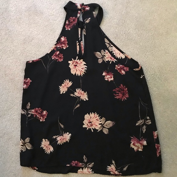 Charlotte Russe Flower Keyhole Tank! Size L! - Picture 2 of 2